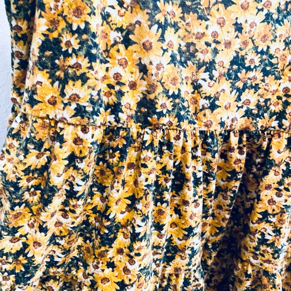 Wet Seal Backless Sunflower Summer Top - Picture 3 of 3